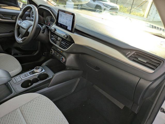 Used 2022 Ford Escape SE image 6