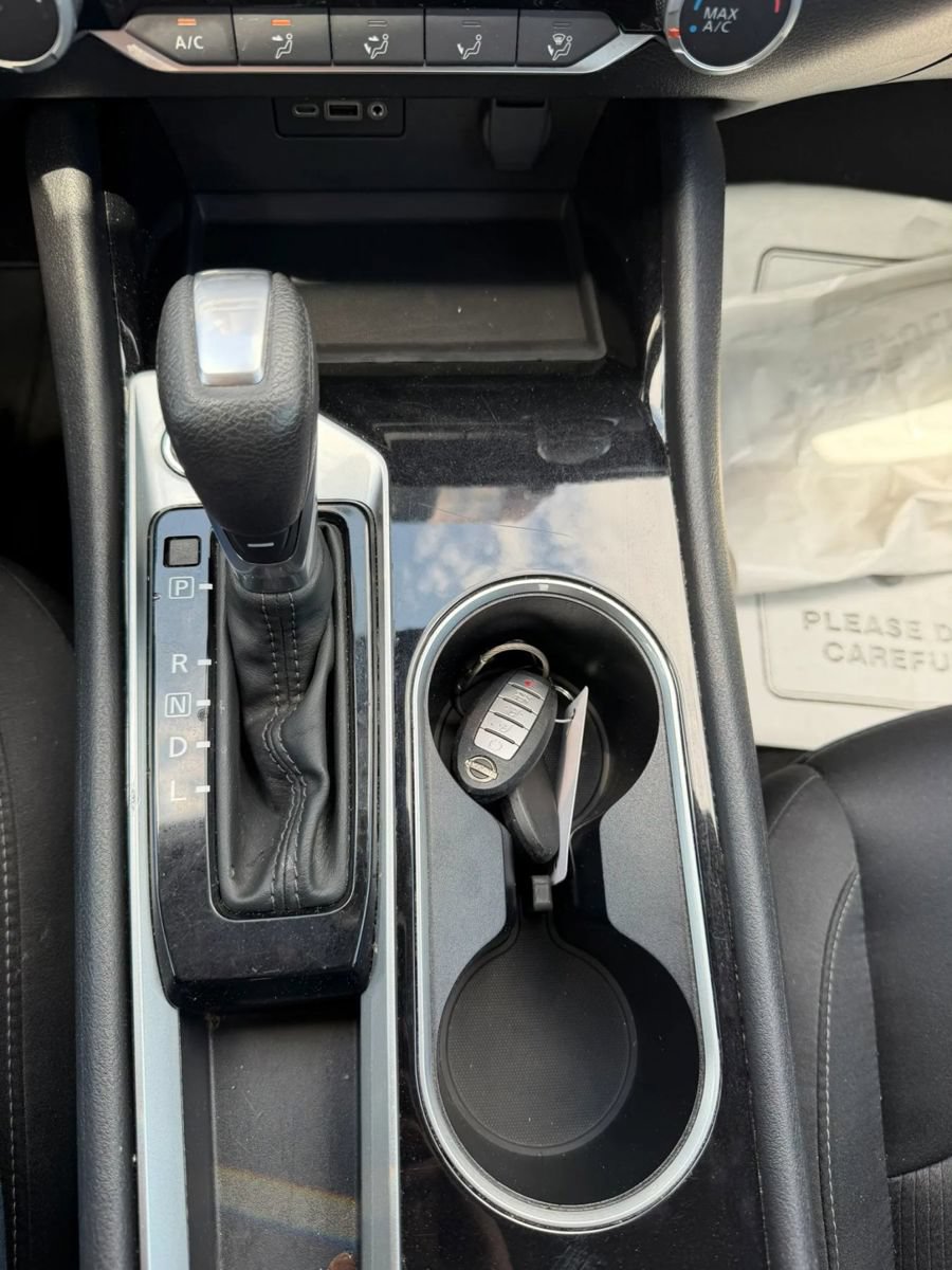 Used 2024 Nissan Altima 2.5 SV FWD image 7