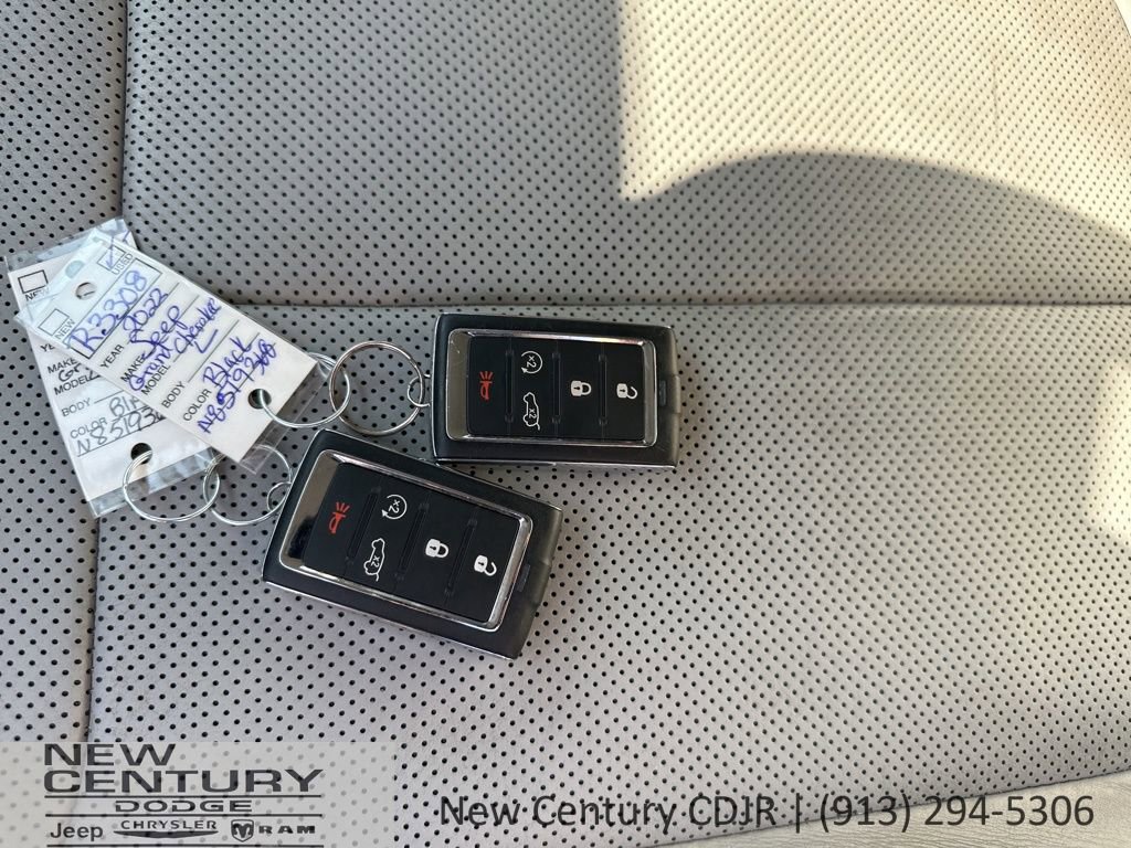 Used 2022 Jeep Grand Cherokee L Overland image 11