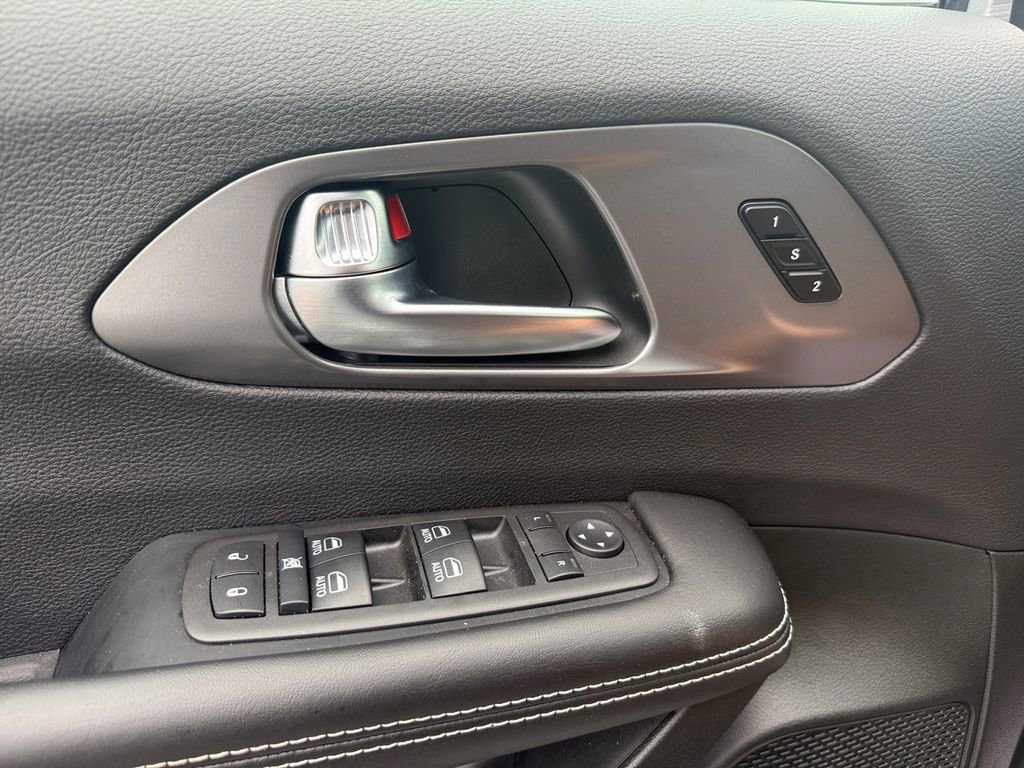 New 2026 Chrysler Pacifica Select FWD image 18