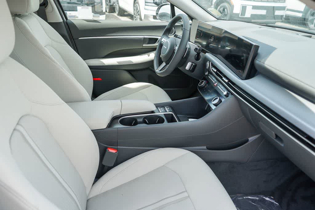 New 2026 Hyundai Sonata SEL FWD image 15