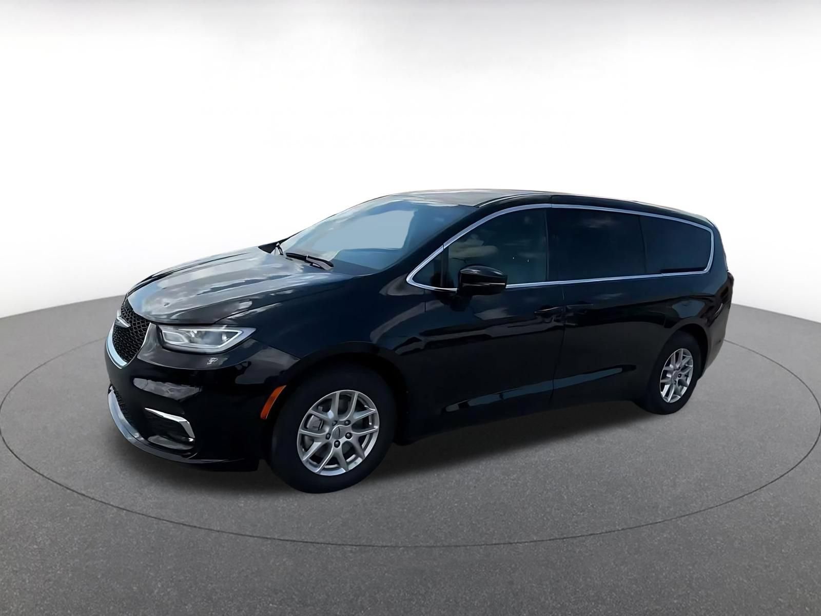 Used 2025 Chrysler Pacifica Select FWD image 7