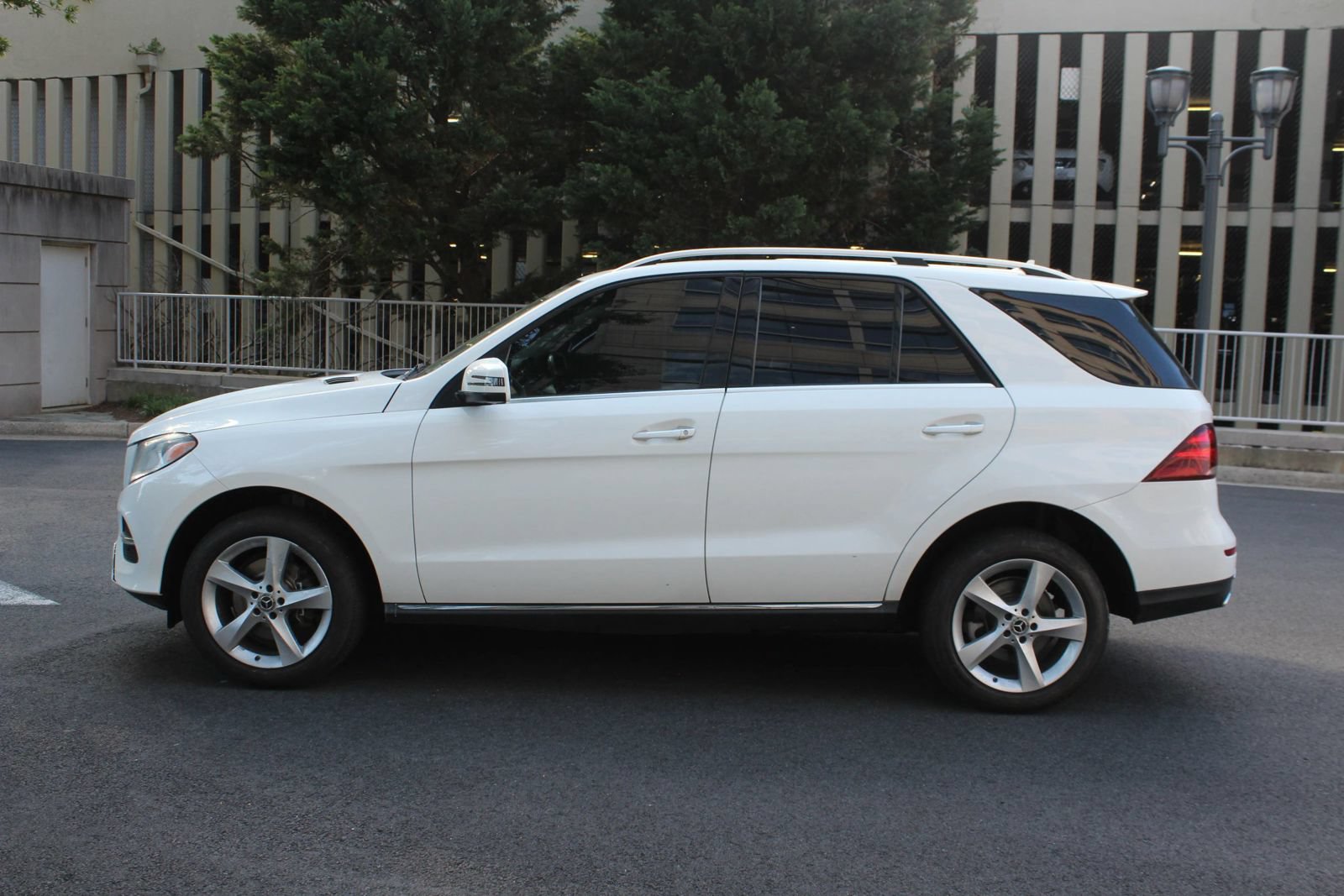 Used 2017 Mercedes-Benz GLE 350 4MATIC w/ Premium 1 Package image 12