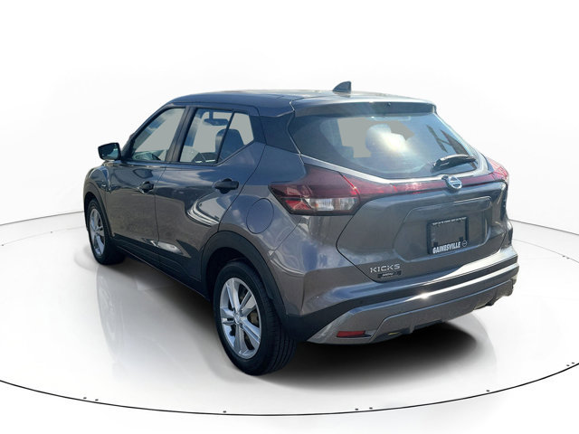 Used 2021 Nissan Kicks S image 3