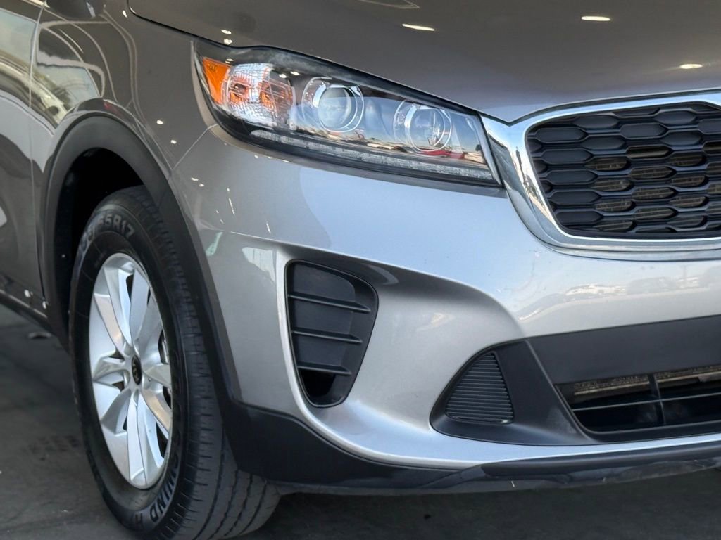 Used 2019 Kia Sorento LX image 8