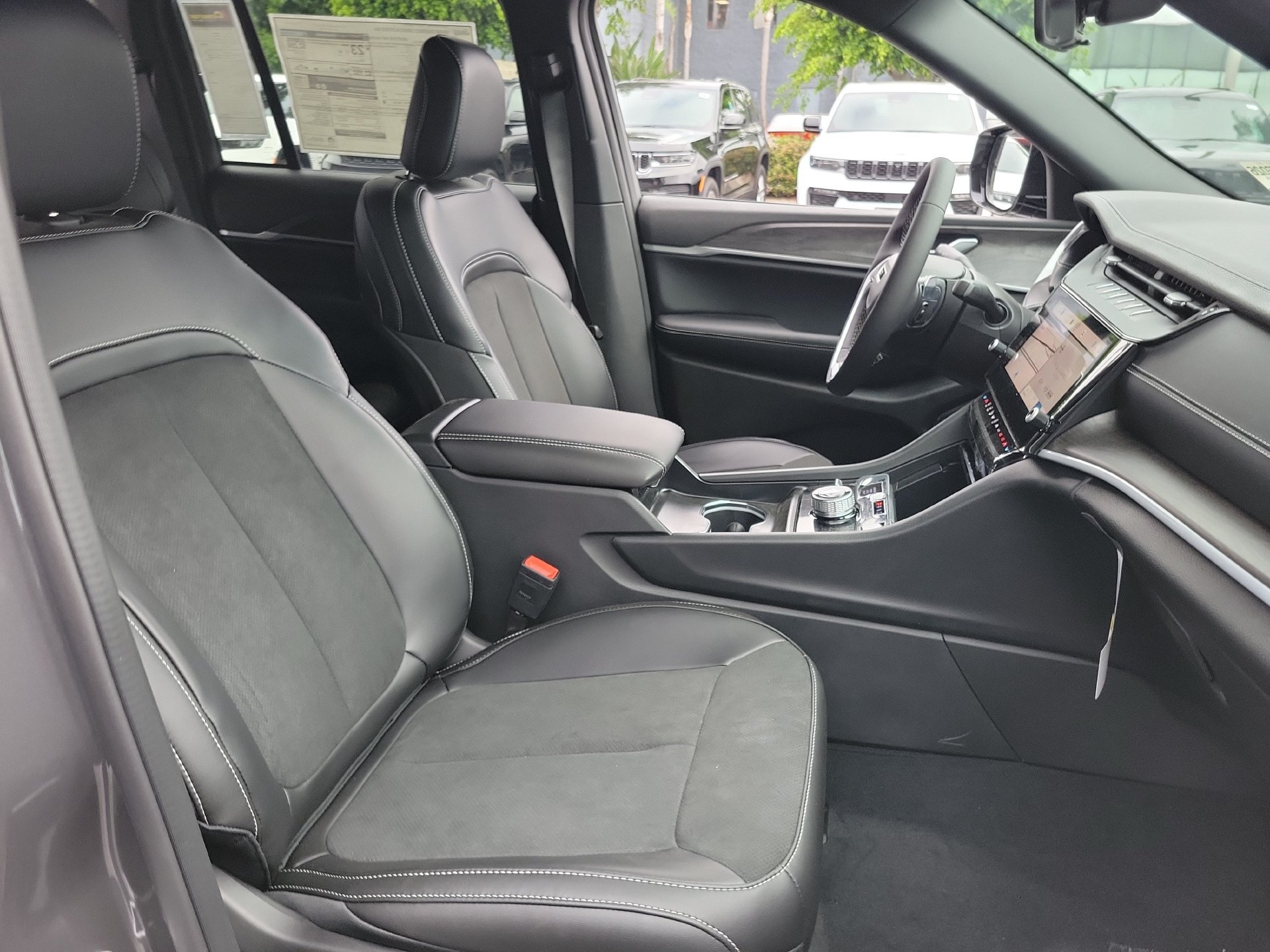 New 2026 Jeep Grand Cherokee Altitude AWD/4WD image 15