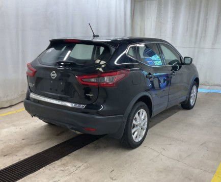 Used 2020 Nissan Rogue Sport S w/ Appearance Package AWD/4WD image 3