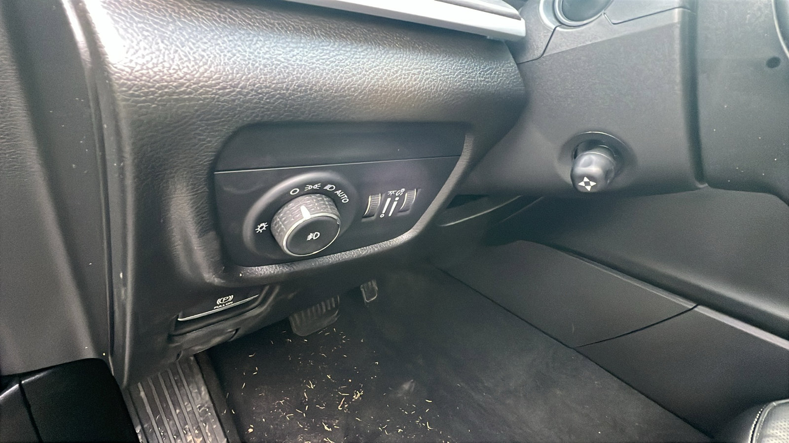 Used 2024 Jeep Grand Cherokee L Limited w/ Luxury Tech Group II image 29