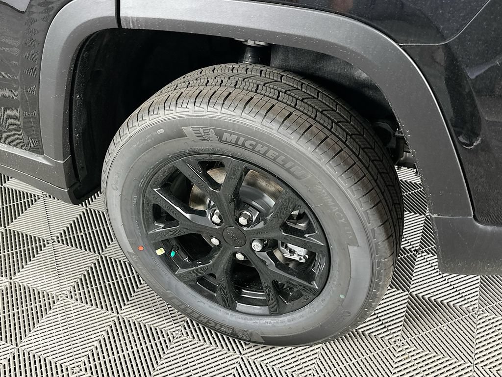 New 2026 Jeep Grand Cherokee Altitude AWD/4WD image 38