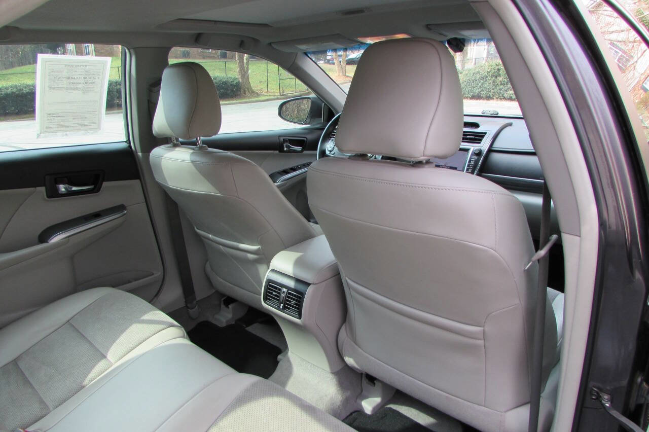 Used 2014 Toyota Camry XLE image 35