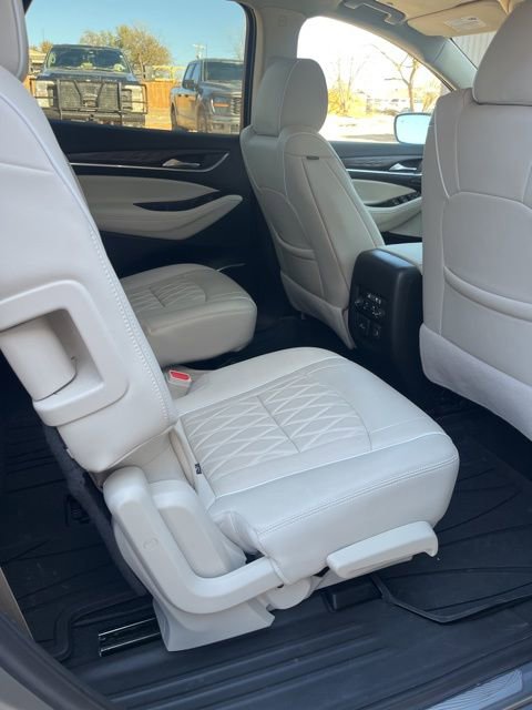 Used 2023 Buick Enclave Avenir w/ Avenir Technology Package image 10