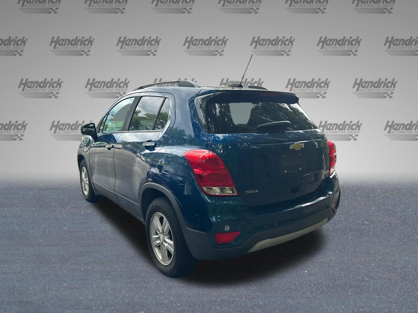 Used 2019 Chevrolet Trax LT w/ LT Convenience Package FWD image 2