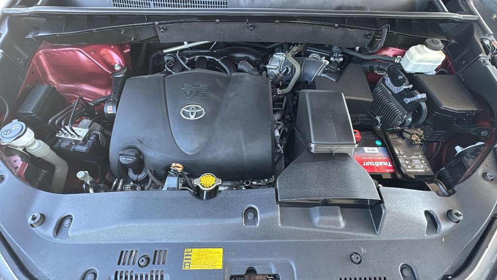 Used 2017 Toyota Highlander SE AWD/4WD image 26