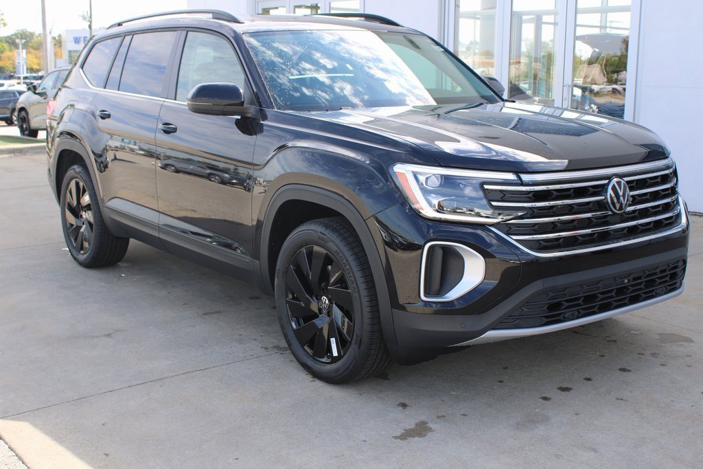 New 2026 Volkswagen Atlas SE image 1