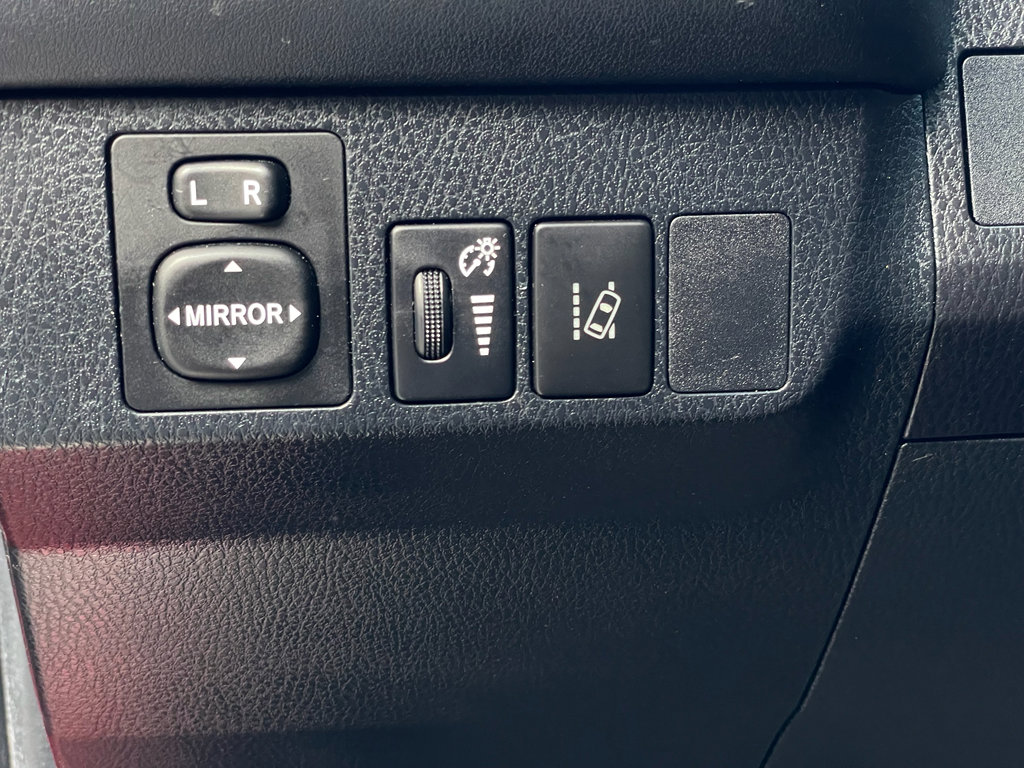 Used 2017 Toyota RAV4 LE image 34