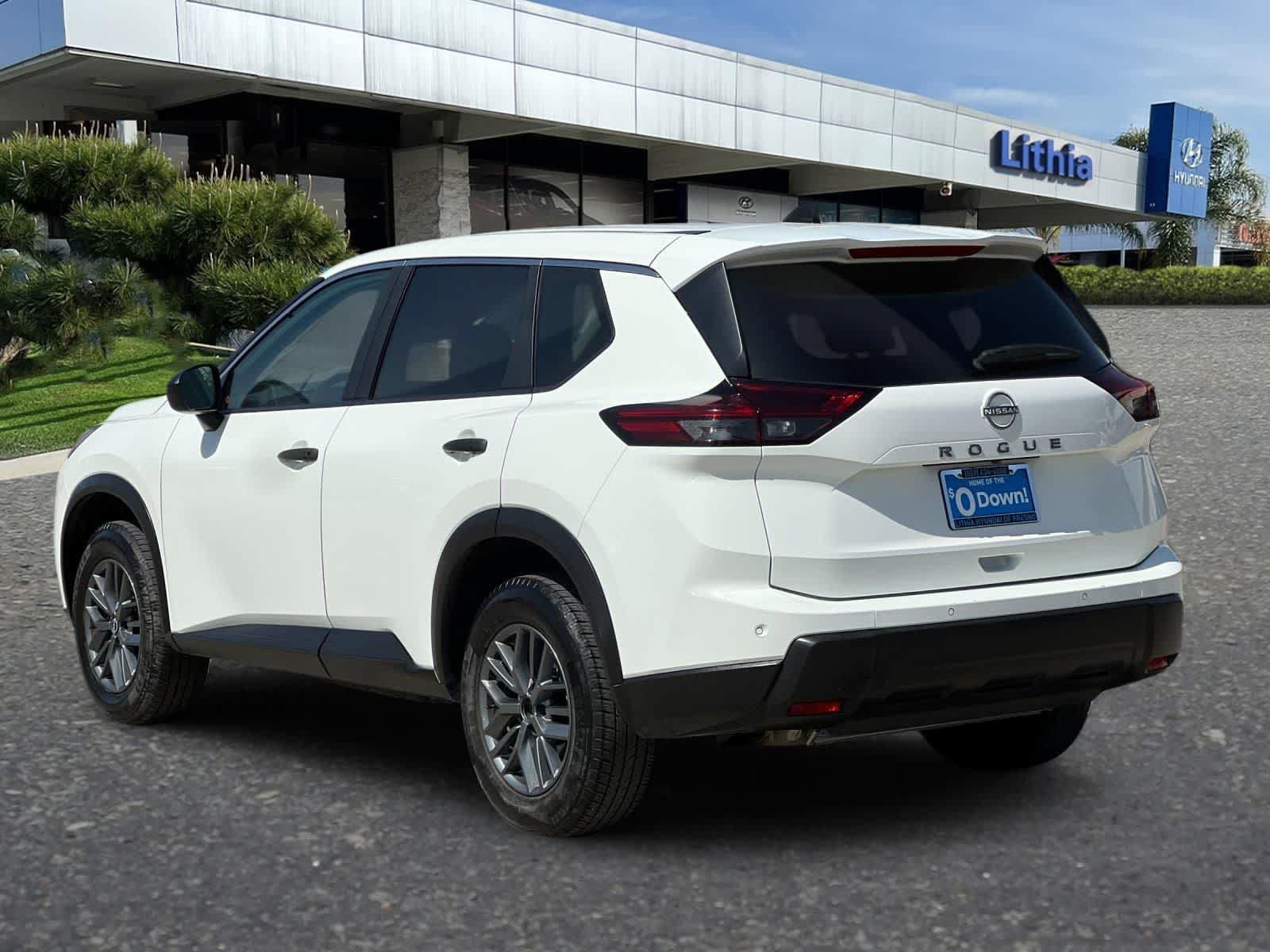 Used 2024 Nissan Rogue S FWD image 7
