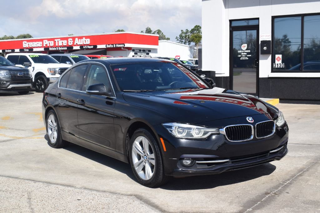 Used 2018 BMW 330i Sedan w/ Convenience Package image 2