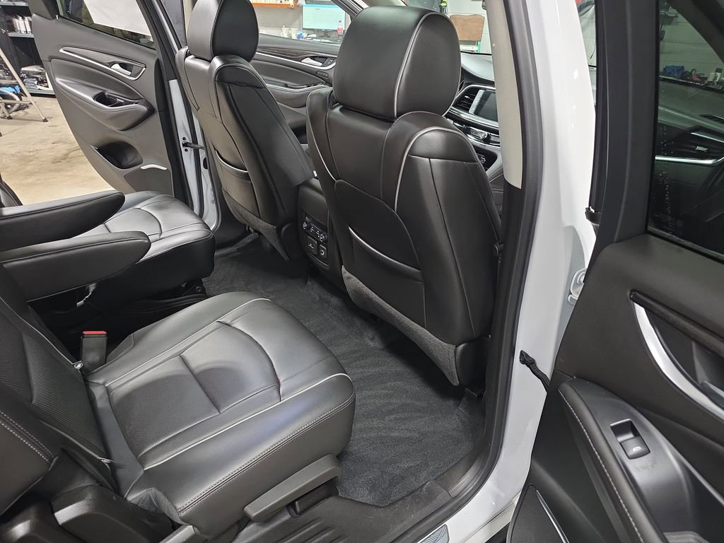 Used 2021 Buick Enclave Avenir w/ Avenir Technology Package image 11