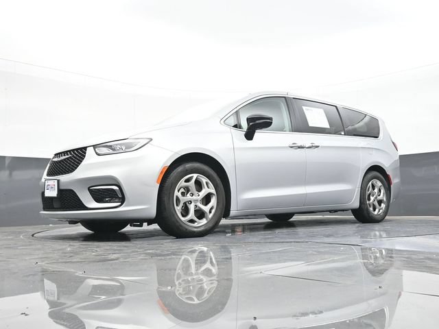 Used 2024 Chrysler Pacifica Limited FWD image 53