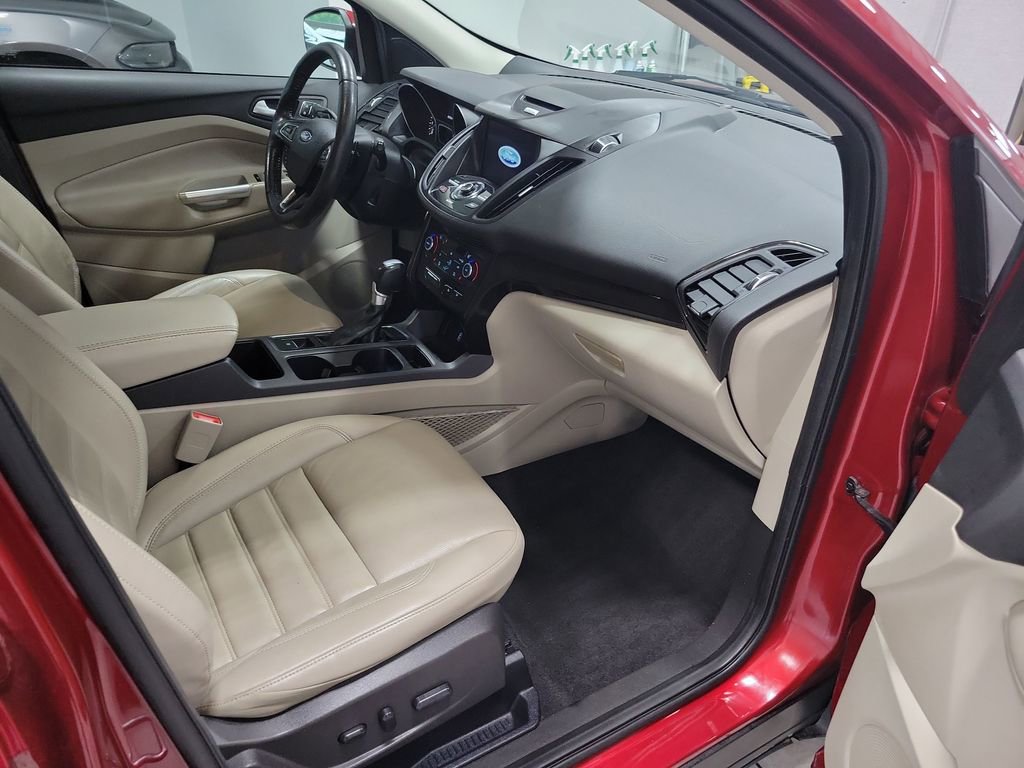 Used 2017 Ford Escape Titanium FWD image 17