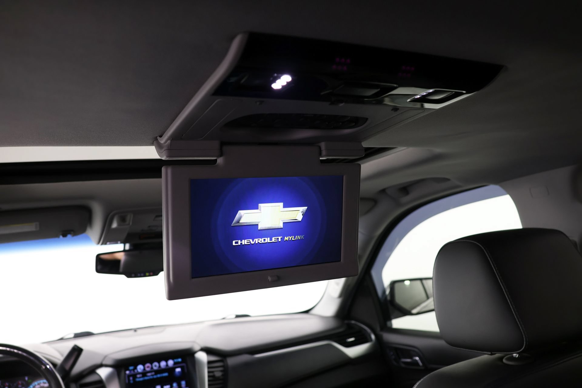 Used 2018 Chevrolet Suburban Premier AWD/4WD image 29