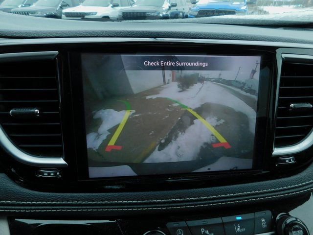 Used 2024 Chrysler Pacifica Limited image 20