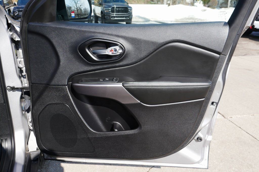 Used 2022 Jeep Cherokee Limited image 34