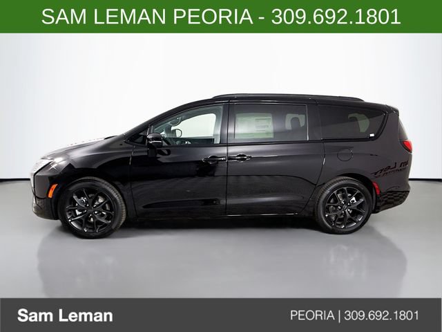 New 2027 Chrysler Pacifica Limited w/ S Appearance Package FWD image 4