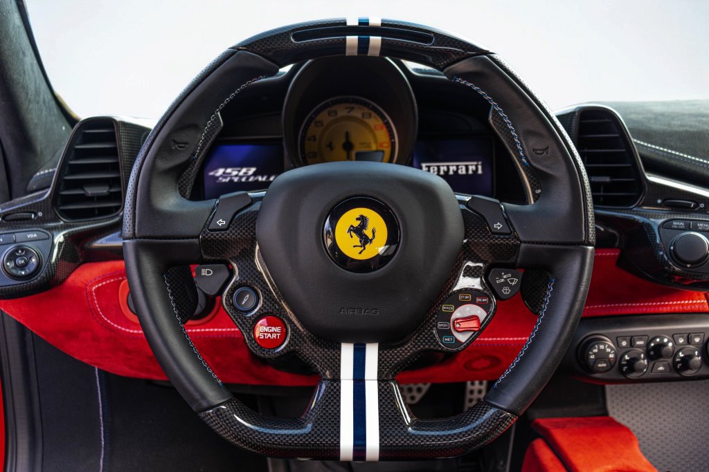 Used 2015 Ferrari 458 Speciale Coupe RWD image 4