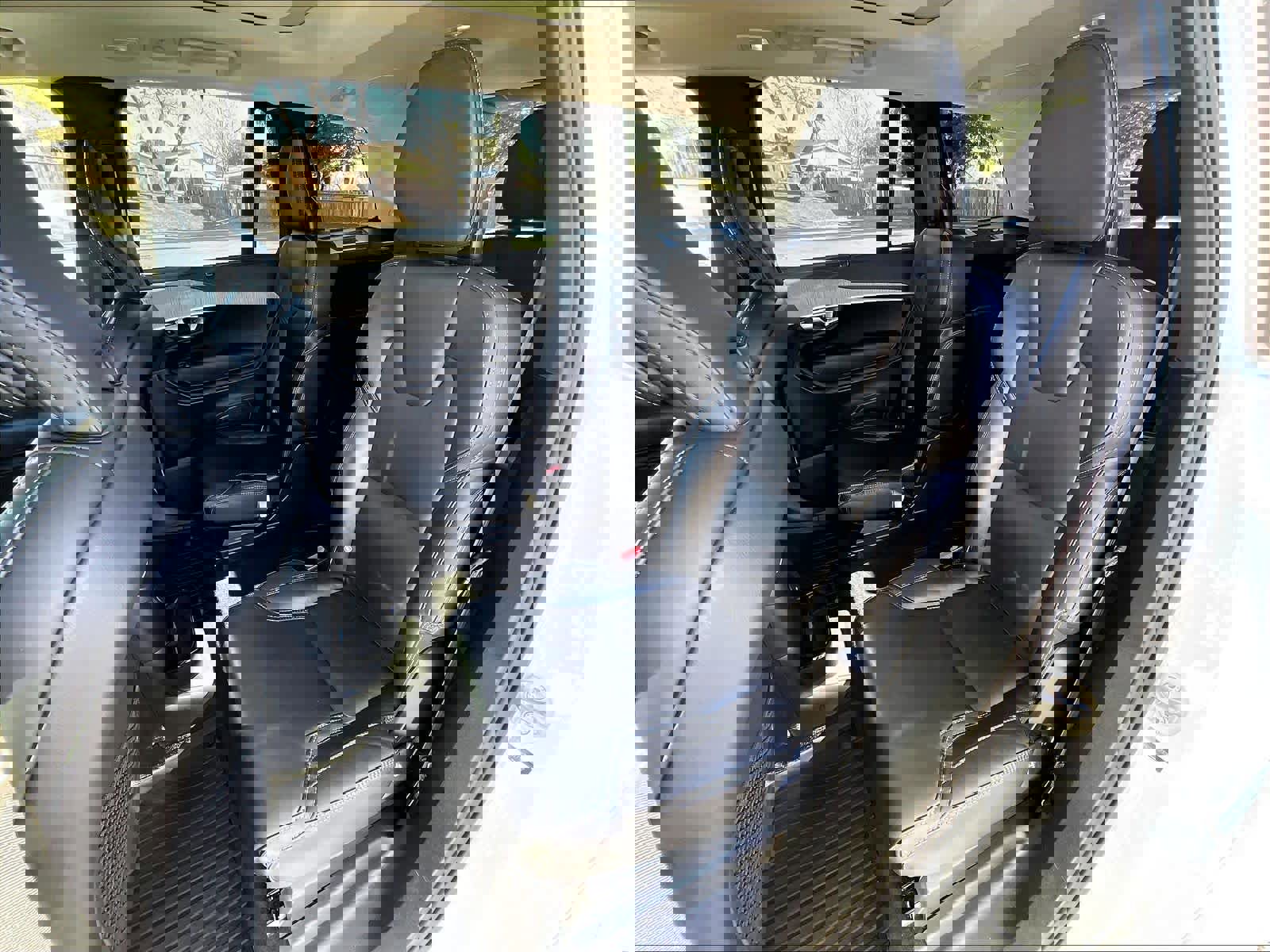 Used 2024 Volvo XC90 T8 Ultimate w/ Protection Package Premier image 29