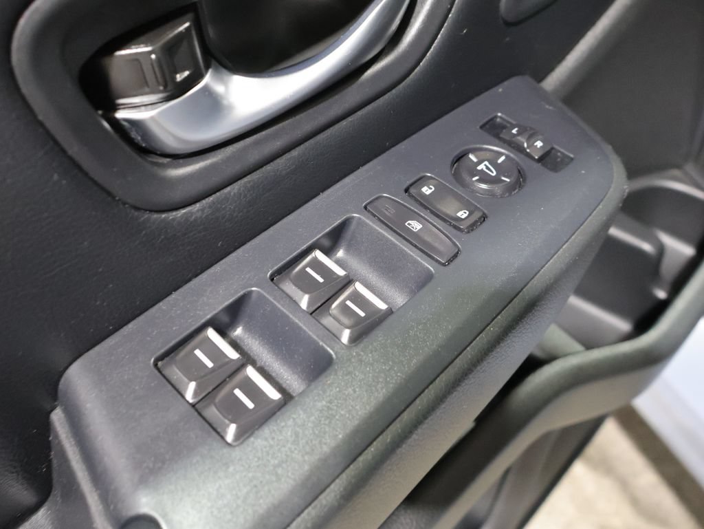 Used 2023 Honda Pilot Touring image 13