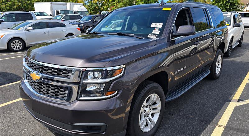 Used 2018 Chevrolet Suburban LT RWD image 1