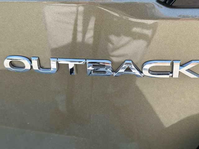 Used 2025 Subaru Outback Limited AWD/4WD image 12