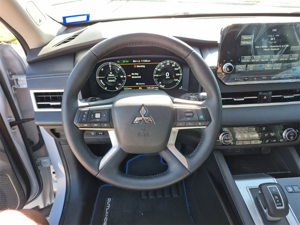 Used 2024 Mitsubishi Outlander 4WD Plug-In Hybrid image 37