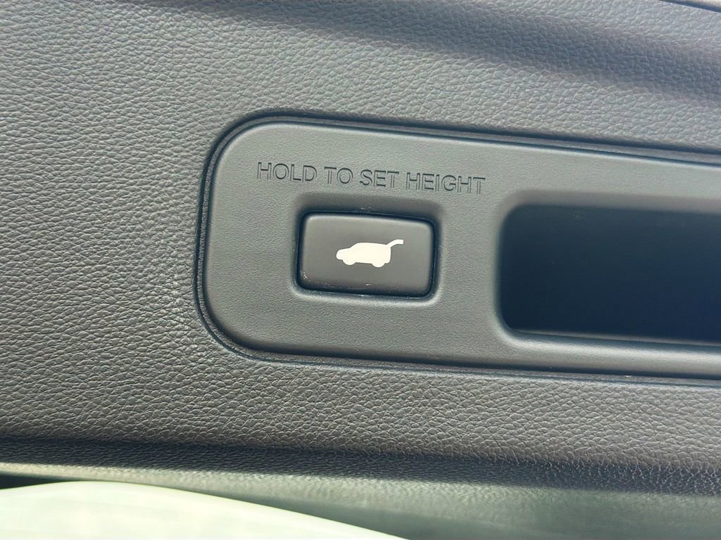 Used 2023 Acura MDX SH-AWD w/ Technology Package image 13