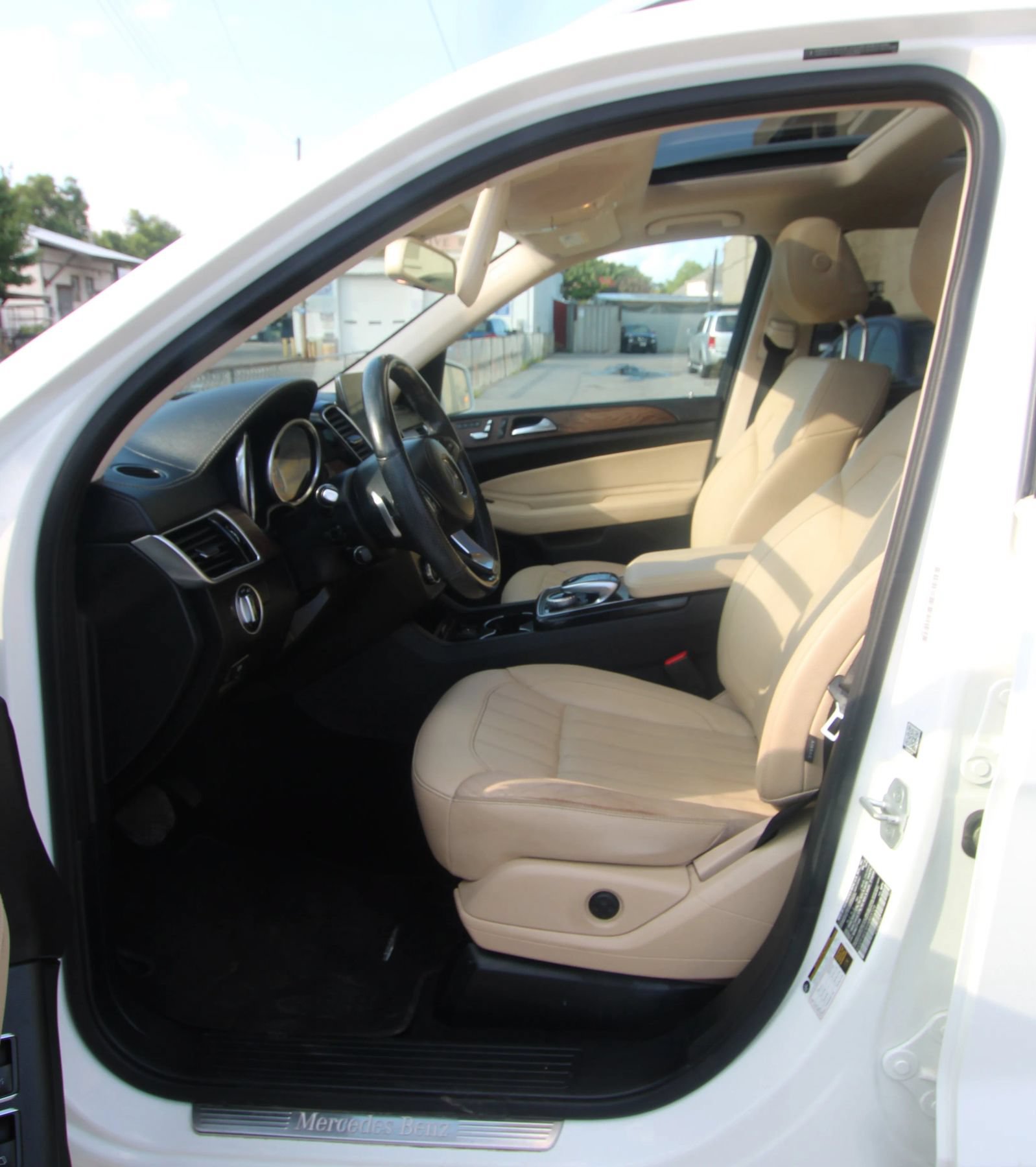 Used 2017 Mercedes-Benz GLS 450 4MATIC w/ Premium Package image 9