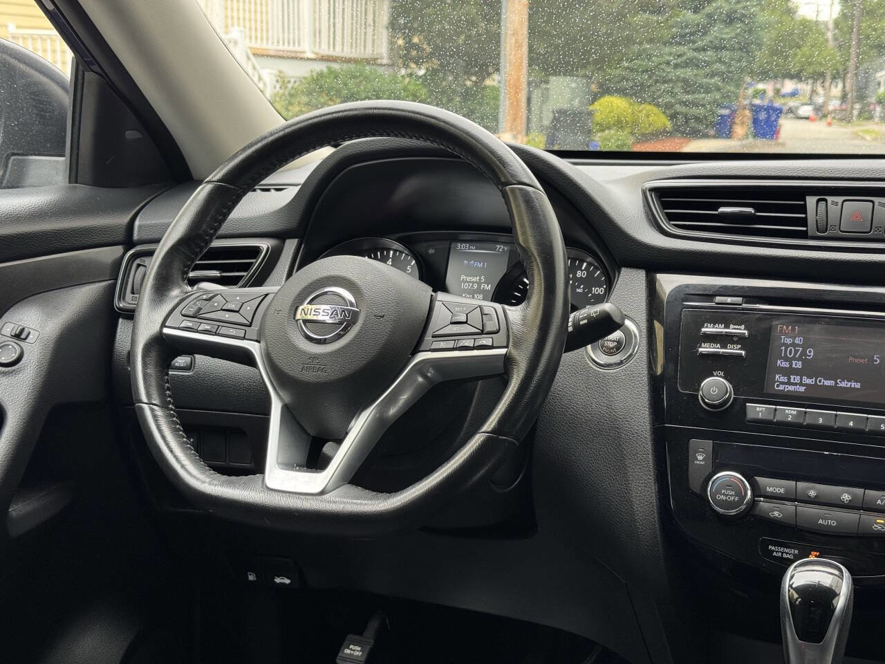 Used 2017 Nissan Rogue SV image 28