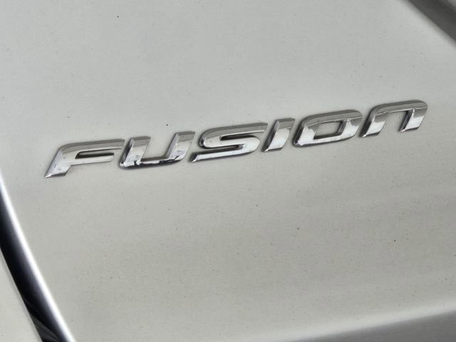 Used 2017 Ford Fusion SE w/ Fusion SE Technology Package image 11