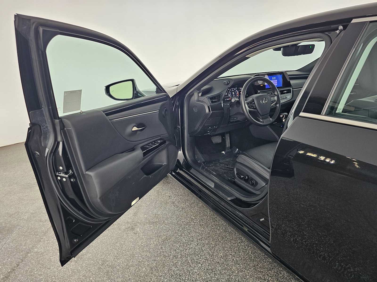 Certified 2024 Lexus ES 350 w/ Accessory Package (Z2) FWD image 19