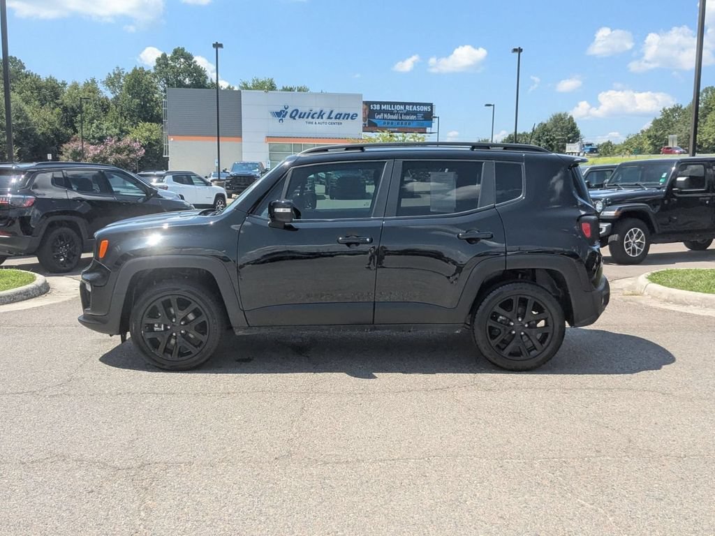 Certified 2022 Jeep Renegade Altitude w/ Convenience Group AWD/4WD image 2