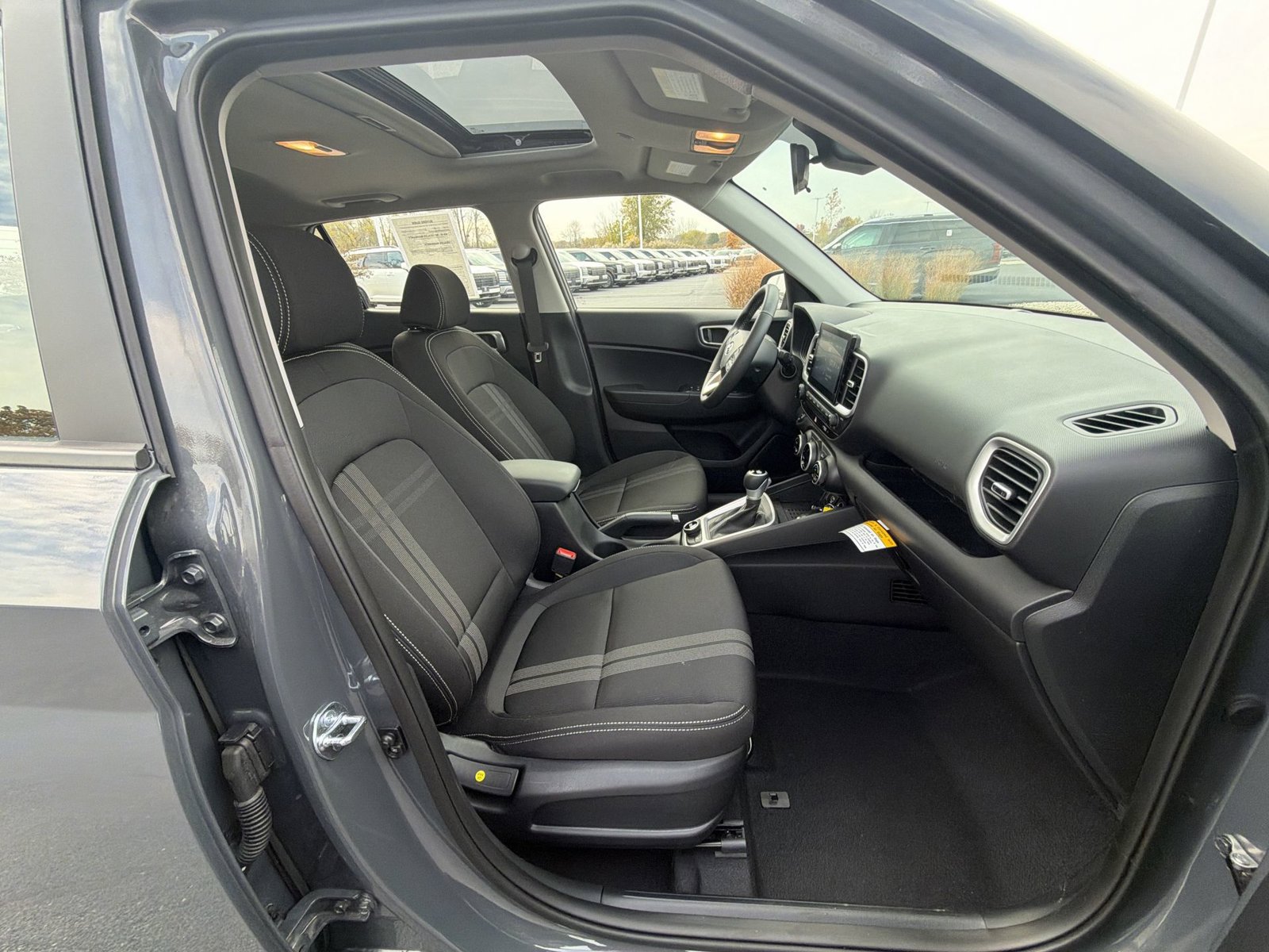 Used 2026 Hyundai Venue SEL FWD image 27