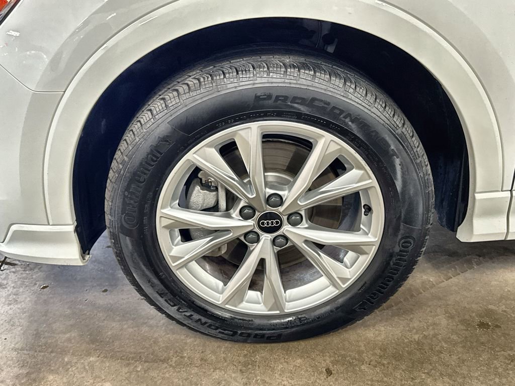 Used 2025 Audi Q3 2.0T Premium image 31