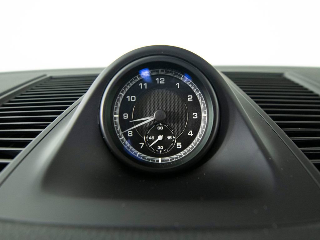 Certified 2025 Porsche Macan image 25