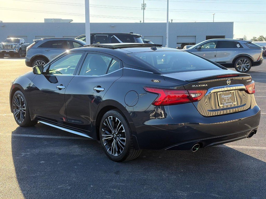 Used 2016 Nissan Maxima Platinum w/ Interior Lighting Package FWD image 6