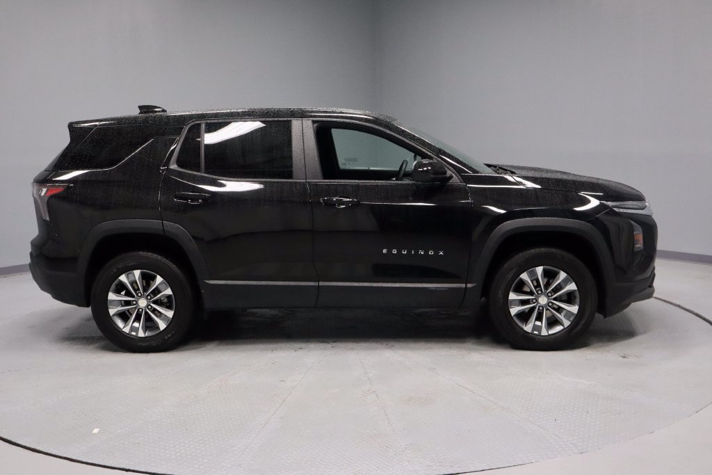Used 2025 Chevrolet Equinox LT FWD image 5