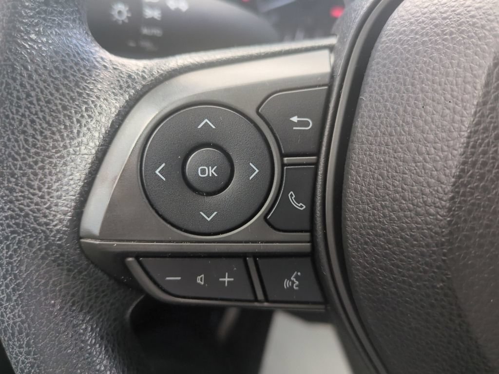 Used 2022 Toyota Corolla LE FWD image 13