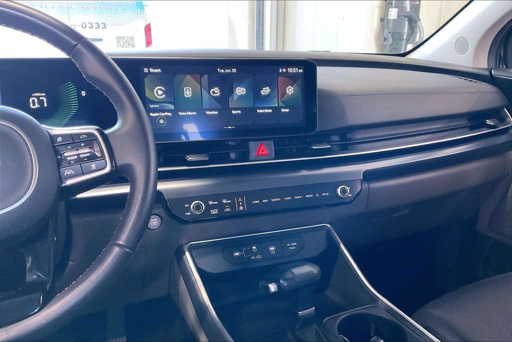 Used 2026 Kia Carnival FWD image 10
