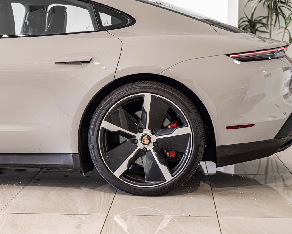 Used 2021 Porsche Taycan 4S w/ Premium Package AWD/4WD image 8