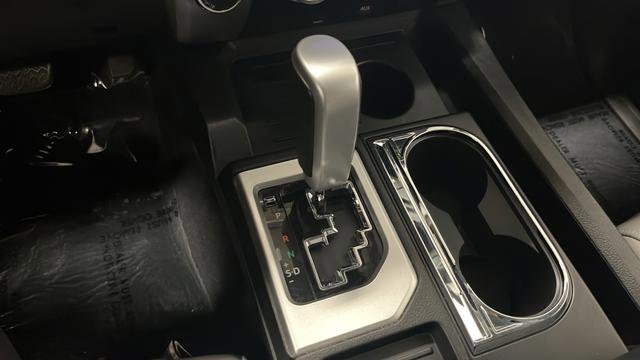 Used 2018 Toyota Tundra Limited w/ Limited Premium Package AWD/4WD image 18