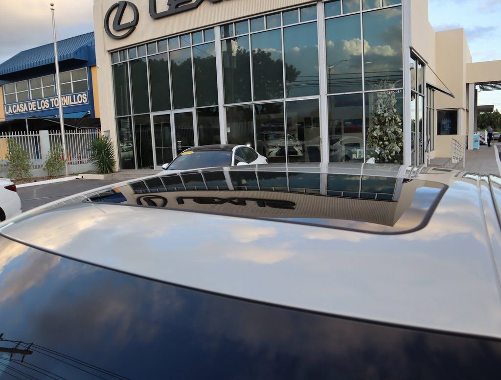 Used 2025 Lexus ES 300h w/ Premium Package FWD image 8